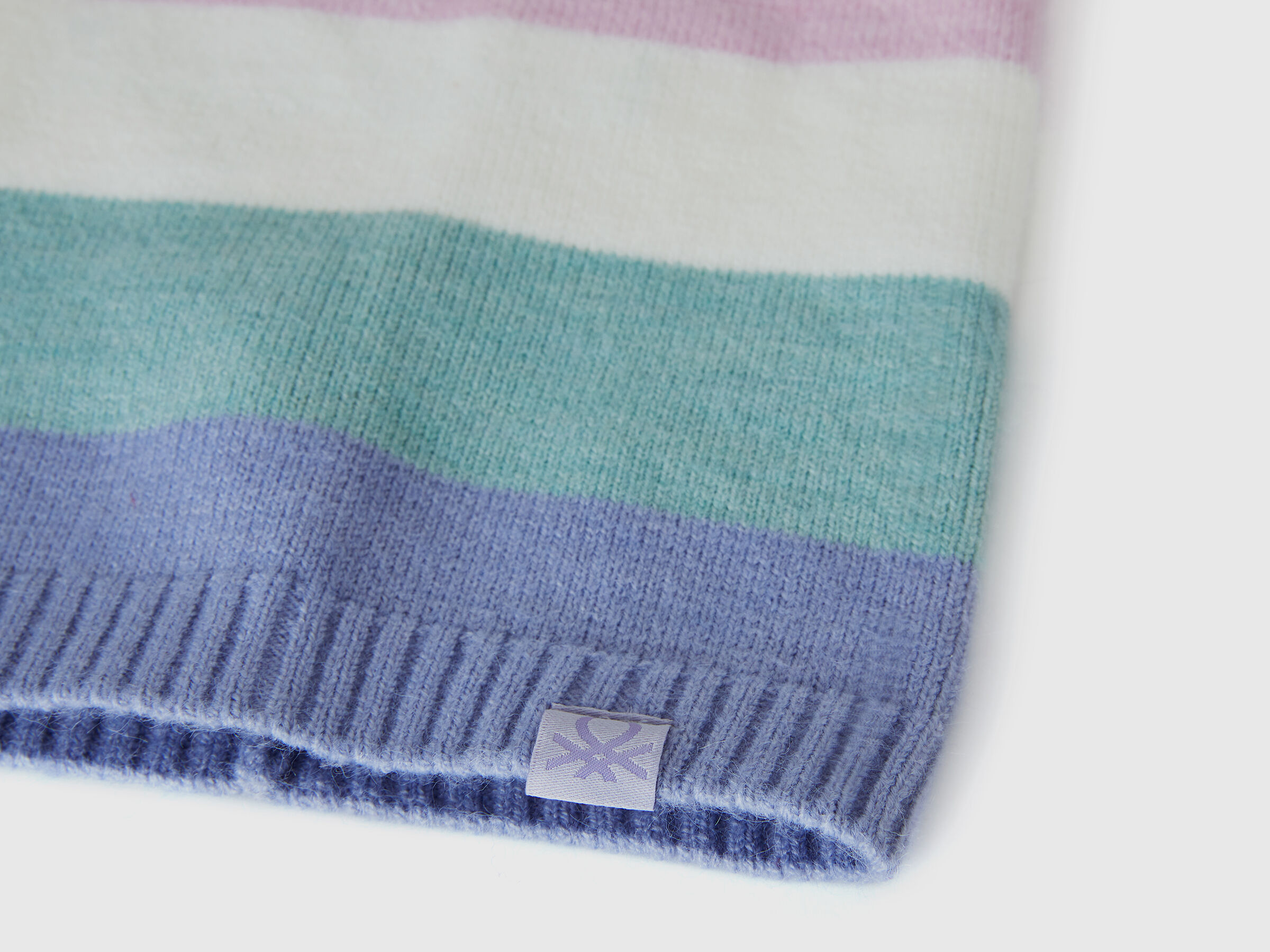 NECK Niño image number 3